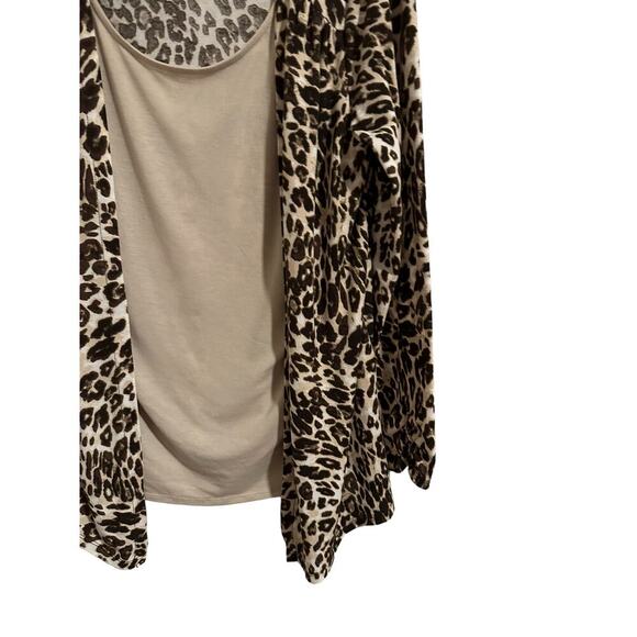 White Stagg Women’s Medium Leopard Print Brown and Tan Long Sleeve Blouse - Picture 3 of 14